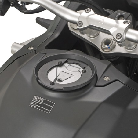 Flangia per borse TANKLOCK Givi BF93 su KOVE 800X Pro dal 2024