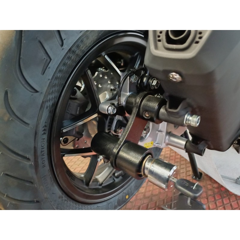 EasyBlock EBMB01 Antifurto blocca ruota per Morbidelli SC 300 EasyBlock EBMB01 Antifurto blocca ruota per Morbidelli SC 300