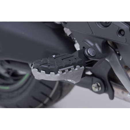 Kit pedane regolabili ION Sw-Motech FRS.08.011.10400/S per Kawasaki Versys 1100