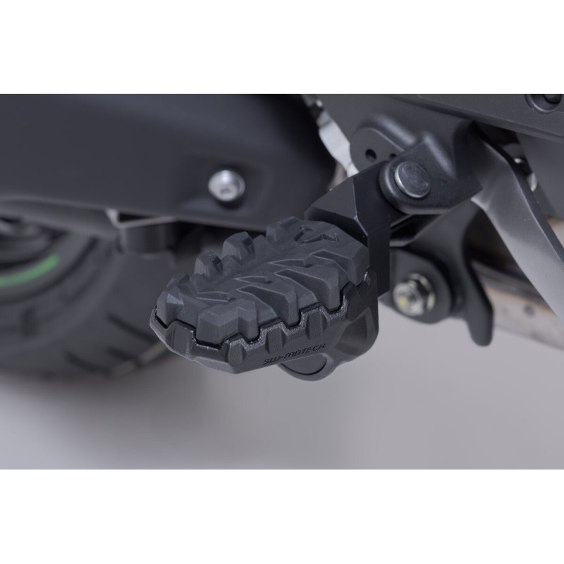 SW‑Motech FRS.08.112.10400/B Kit pedane regolabili EVO Nere per Kawasaki Versys 1100