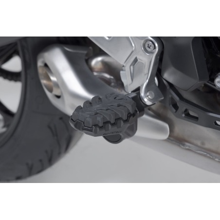 SW‑Motech FRS.11.112.10800/B Kit pedane EVO nere per Triumph Tiger 660 / 800 Sport