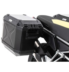 Hepco Becker 6517686 00 01-01-40 Sidecarrier Cutout nero con valigie laterali Xplorer nere per Aprilia Tuareg 660 dal 2025