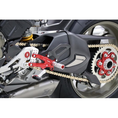 CNC Racing Pedane Regolabili Per Ducati Streetfighter V4/v4 S Dal 2020 In Alluminio Cnc E Carbonio