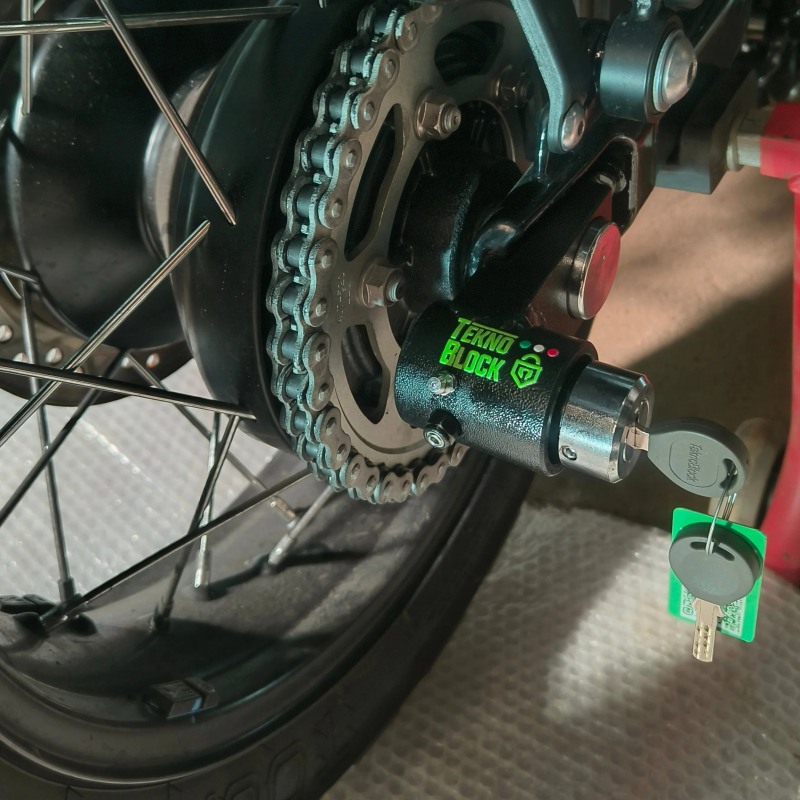 Teknoblock TKT11 Antifurto bloccaruota Triumph Scrambler 1200 X dal 2024