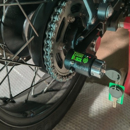 TeknoBlock TKT01 Antifurto Bloccaruota Posteriore Per Triumph Scrambler 900 Dal 2023 Al 2025