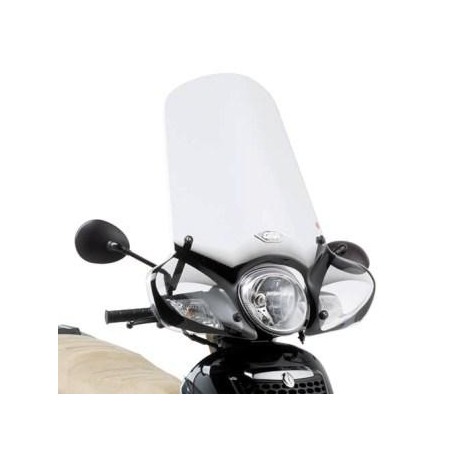 GIVI PARABREZZA TRASPARENTE CON PARAMANI SPECIFICO PER APRILIA SCARABEO 125 - 200 DAL 2007 AL GIUGNO 2011 Cod. 154A