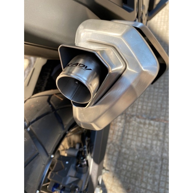 Deviatore gas scarico marmitta per Honda X-ADV e Forza 750 Deviatore gas scarico marmitta per Honda X-ADV e Forza 750