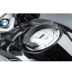 Anello aggancio borse serbatoio SW-Motech TRT.00.640.32900/B Quick Lock EVO per BMW R 1300 GS dal 2023