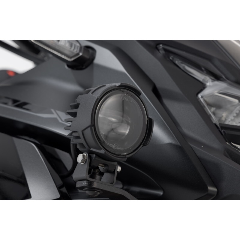 2 Faretti LED Xtreme Universali A-parts - 1500 Lumen, IP68, Con Porta USB Integrata